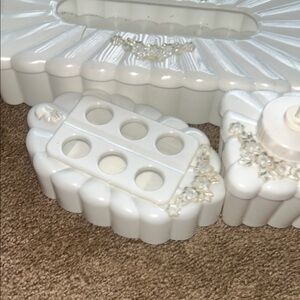 White Vintage Vanity Set